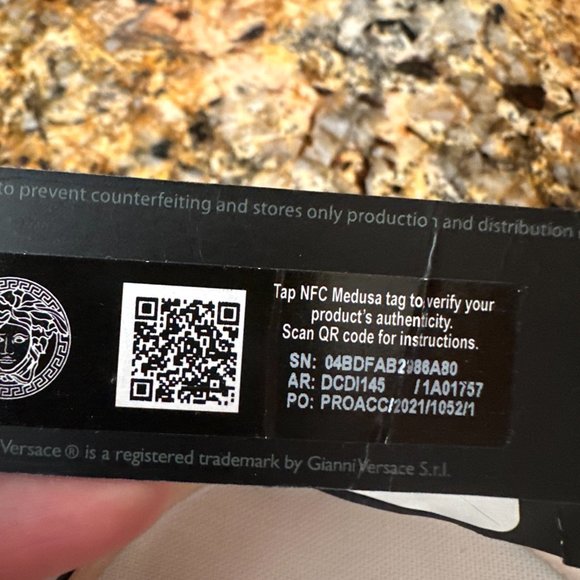 Versace Medusa Skinny Leather Belt in Black NEW - Picture 6 of 7